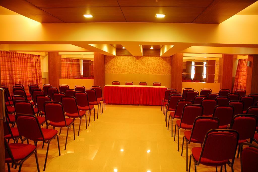 Hotel Mourya Residency Thane Esterno foto