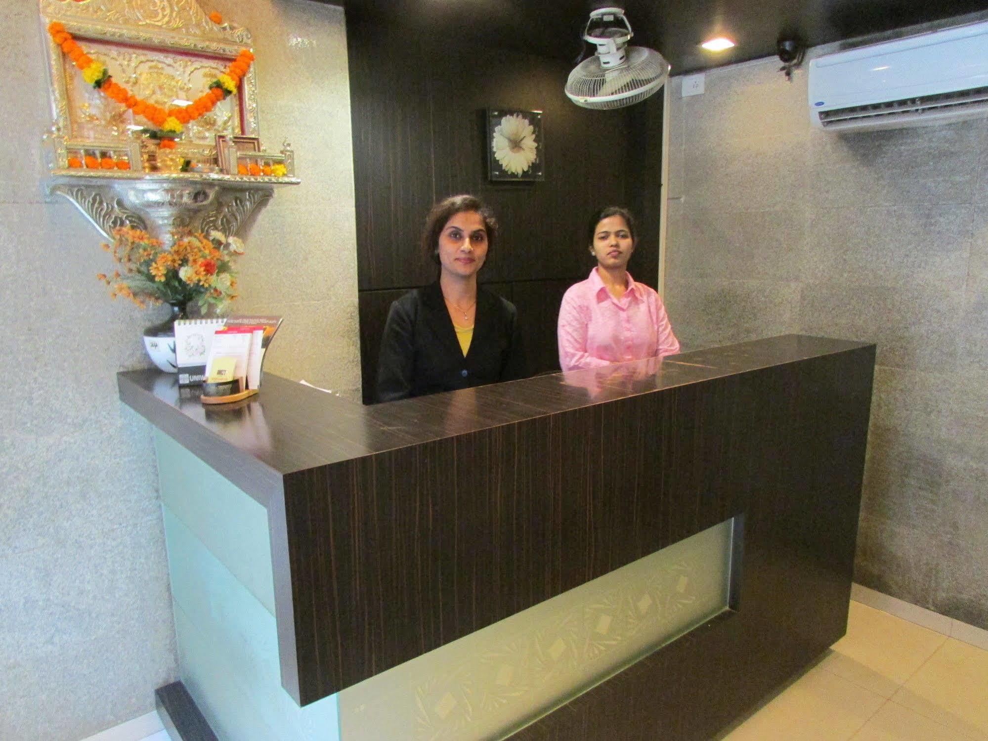 Hotel Mourya Residency Thane Esterno foto