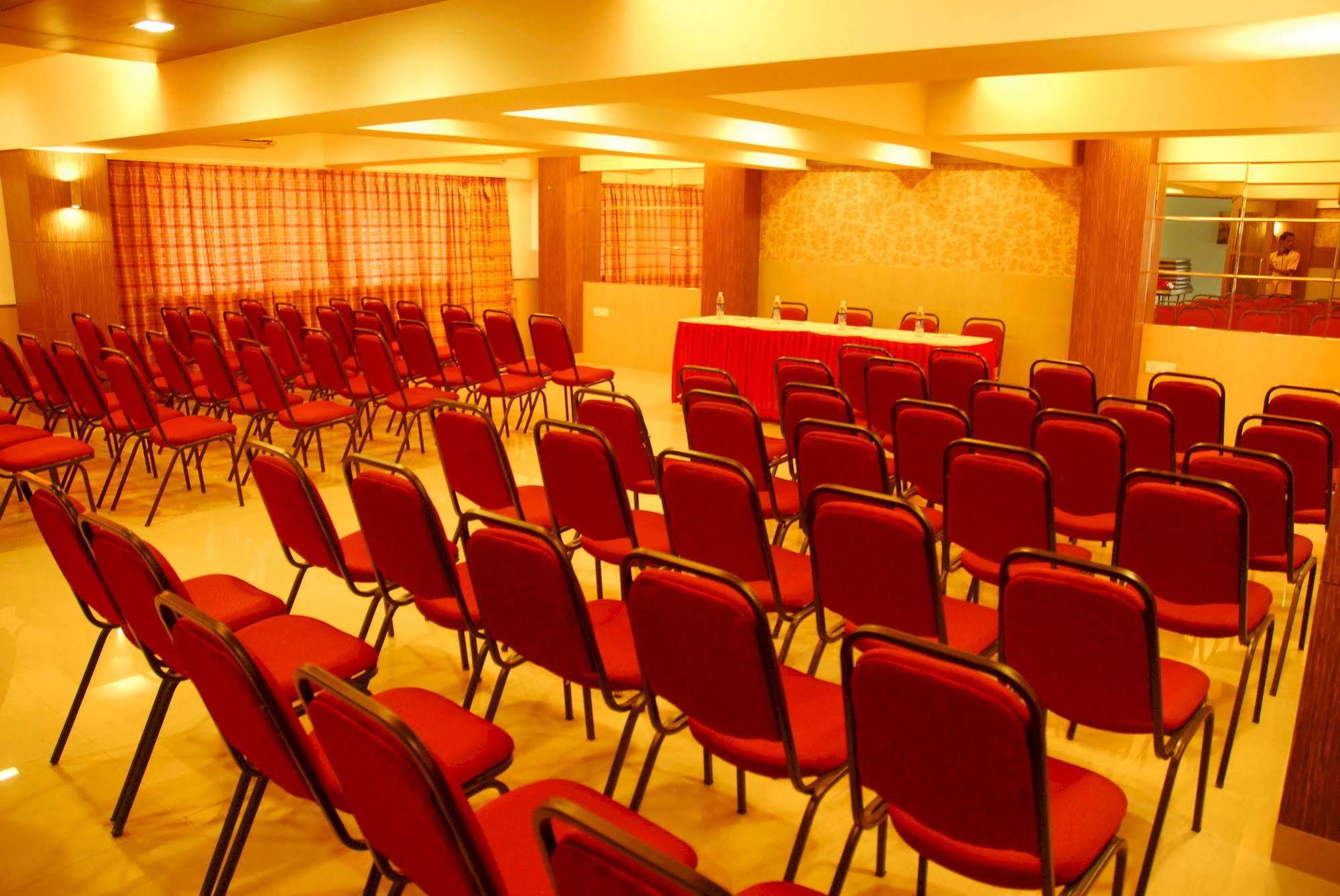 Hotel Mourya Residency Thane Esterno foto