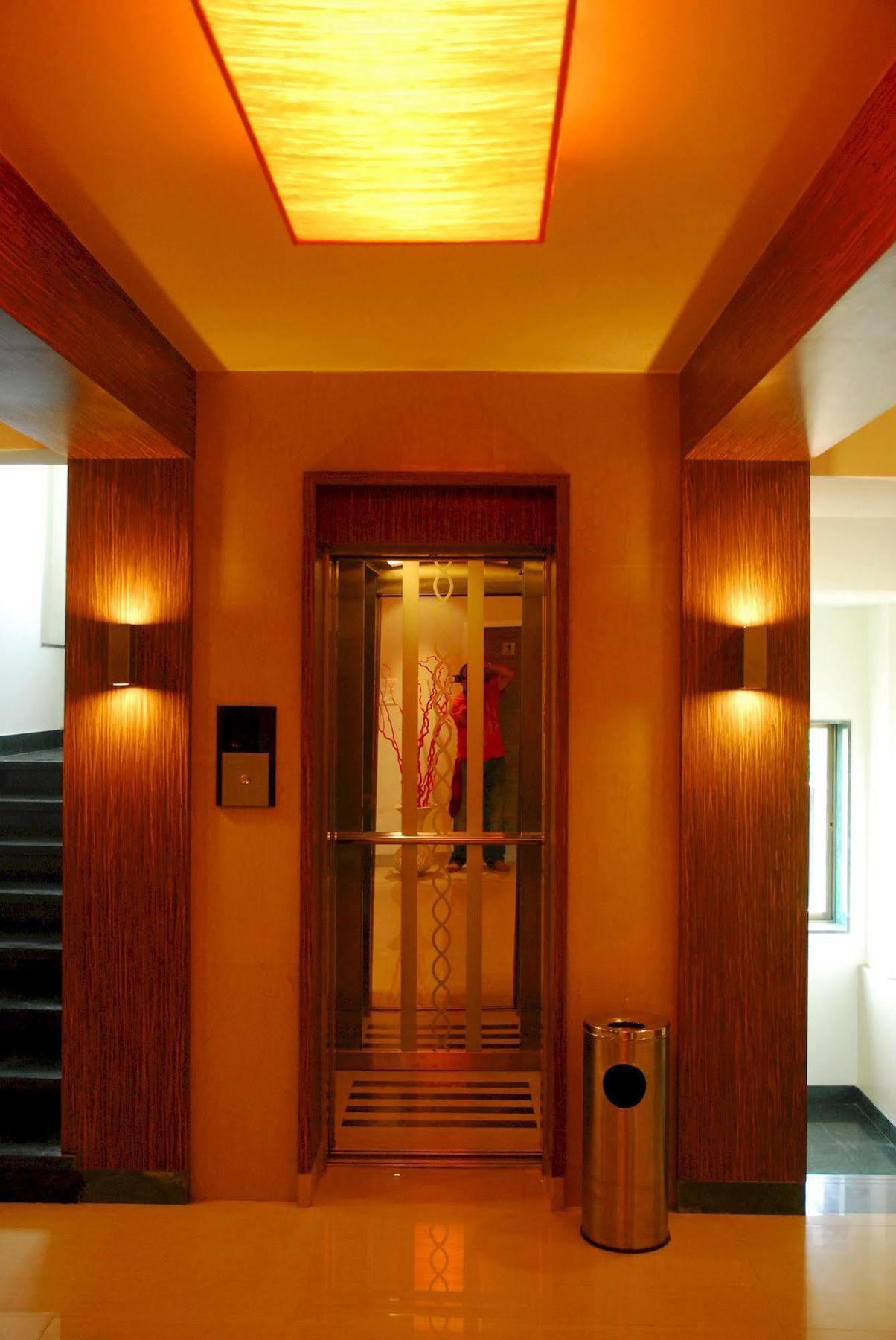 Hotel Mourya Residency Thane Esterno foto