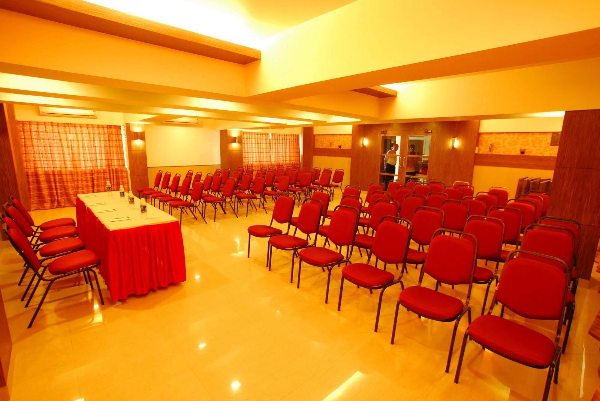 Hotel Mourya Residency Thane Esterno foto