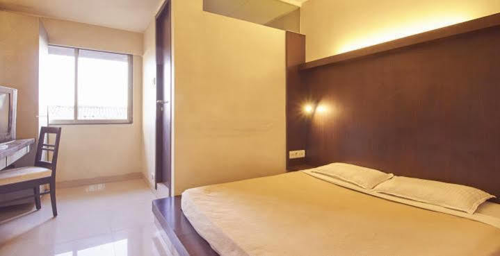 Hotel Mourya Residency Thane Esterno foto