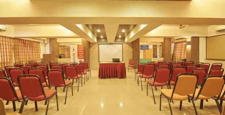 Hotel Mourya Residency Thane Esterno foto
